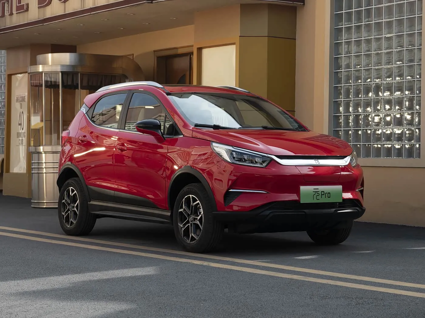 BYD Yuan Pro SUV พลังงานไฟฟ้าสุดหรูระยะทาง 320 กม. คุณสมบัติขั้นสูงสำหรับการขับขี่ในเมืองรถยนต์พลังงานใหม่