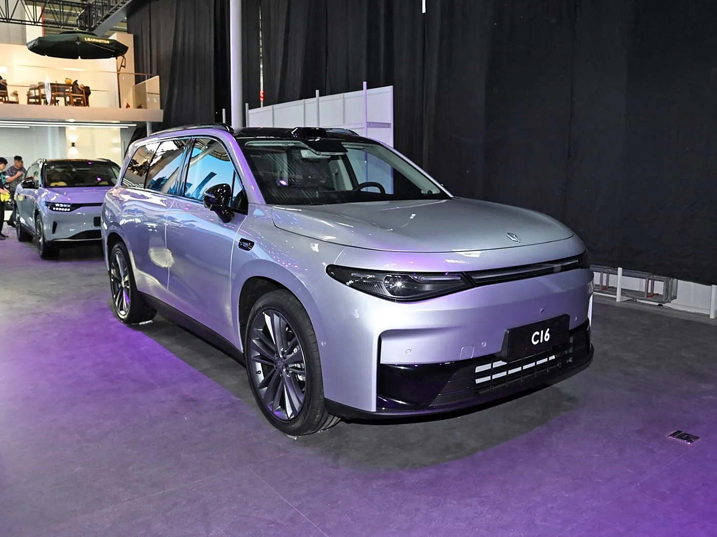 Leapmotor C16 5 ประตู 6 ที่นั่ง EV SUV 4WD โหมดขับเคลื่อน พวงมาลัยซ้าย เชื้อเพลิงไฟฟ้าและไฮบริด พลังงานใหม่ อัตโนมัติ