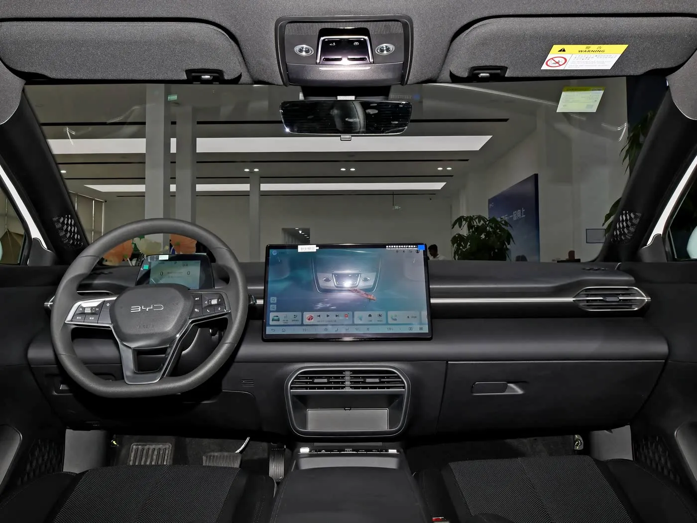 รถยนต์รุ่นใหม่ BYD E7 EV 150 กม. / ชม. ความเร็วสูงสุด 136HP 180Nm แรงบิดรถยนต์ไฟฟ้า 5 ที่นั่ง