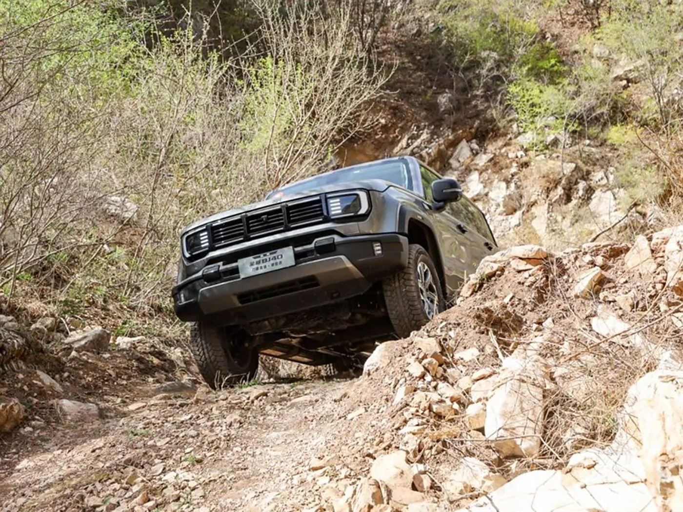 Beijing Off-Road BJ40 Compact SUV 4WD, ถัง 85L และกล้องพาโนรามาระยะฐานล้อยาว
