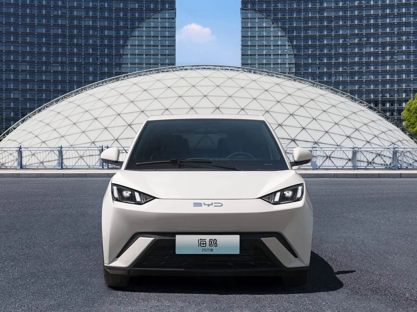 Logistics of luxury minivans 2026