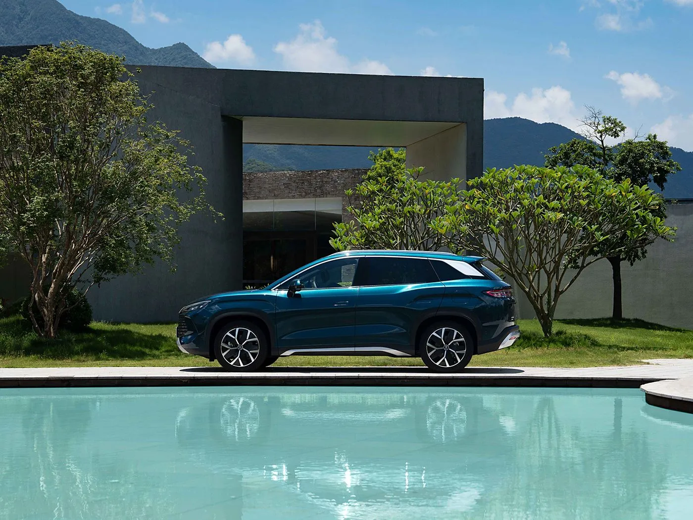 BYD Song L DM-i Compact PHEV SUV รถยนต์พลังงานใหม่ความเร็วสูง DiPilot 2.0 ที่นั่งอุ่น กล้องพาโนรามา 360°