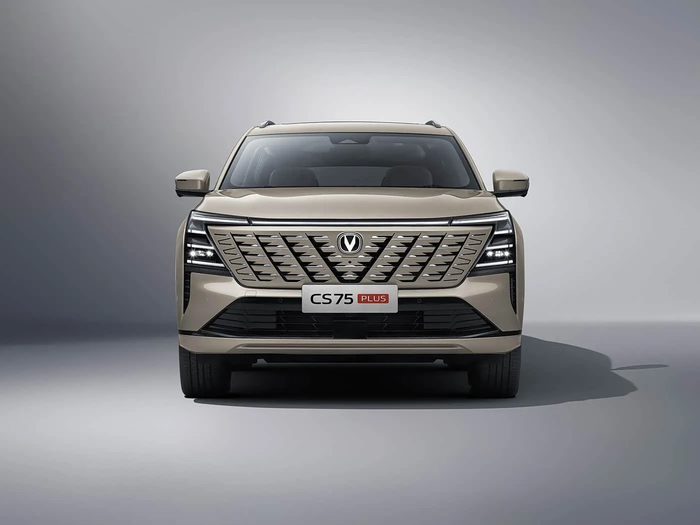 Changan CS75 PLUS 1.5T/2.0T SUV ขนาดกะทัดรัดพร้อม L2.5 Assist, หน้าจอสัมผัส 15.6" และฐานล้อยาว