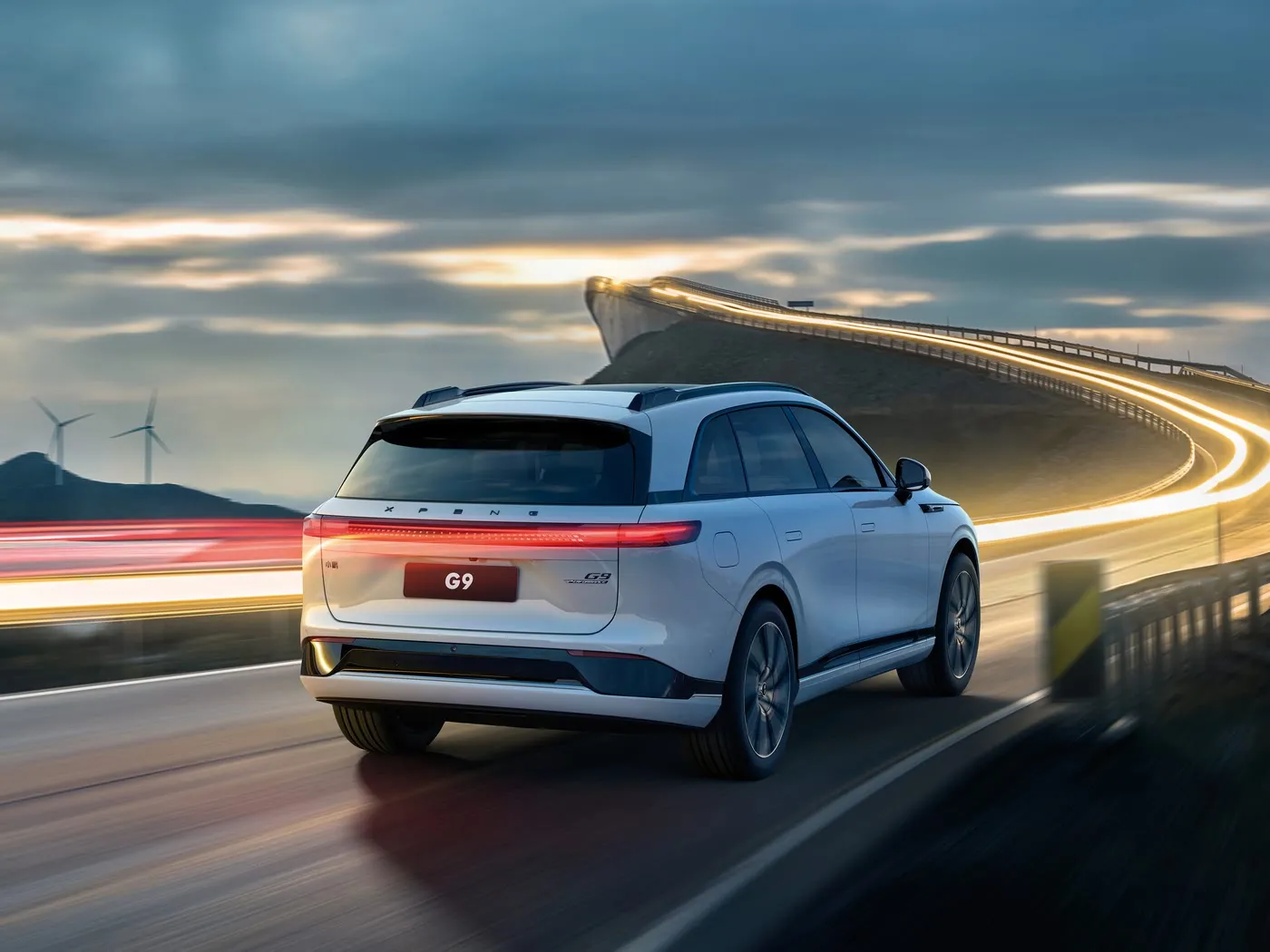 Xpeng G9 รถหรู SUV 4 ประตู 5 ที่นั่ง รถยนต์ไฟฟ้า MPV Hatchback พลังงานใหม่ พร้อมโหมดขับเคลื่อน 4WD พลังงาน PHEV และมอเตอร์ EV ซ้าย
