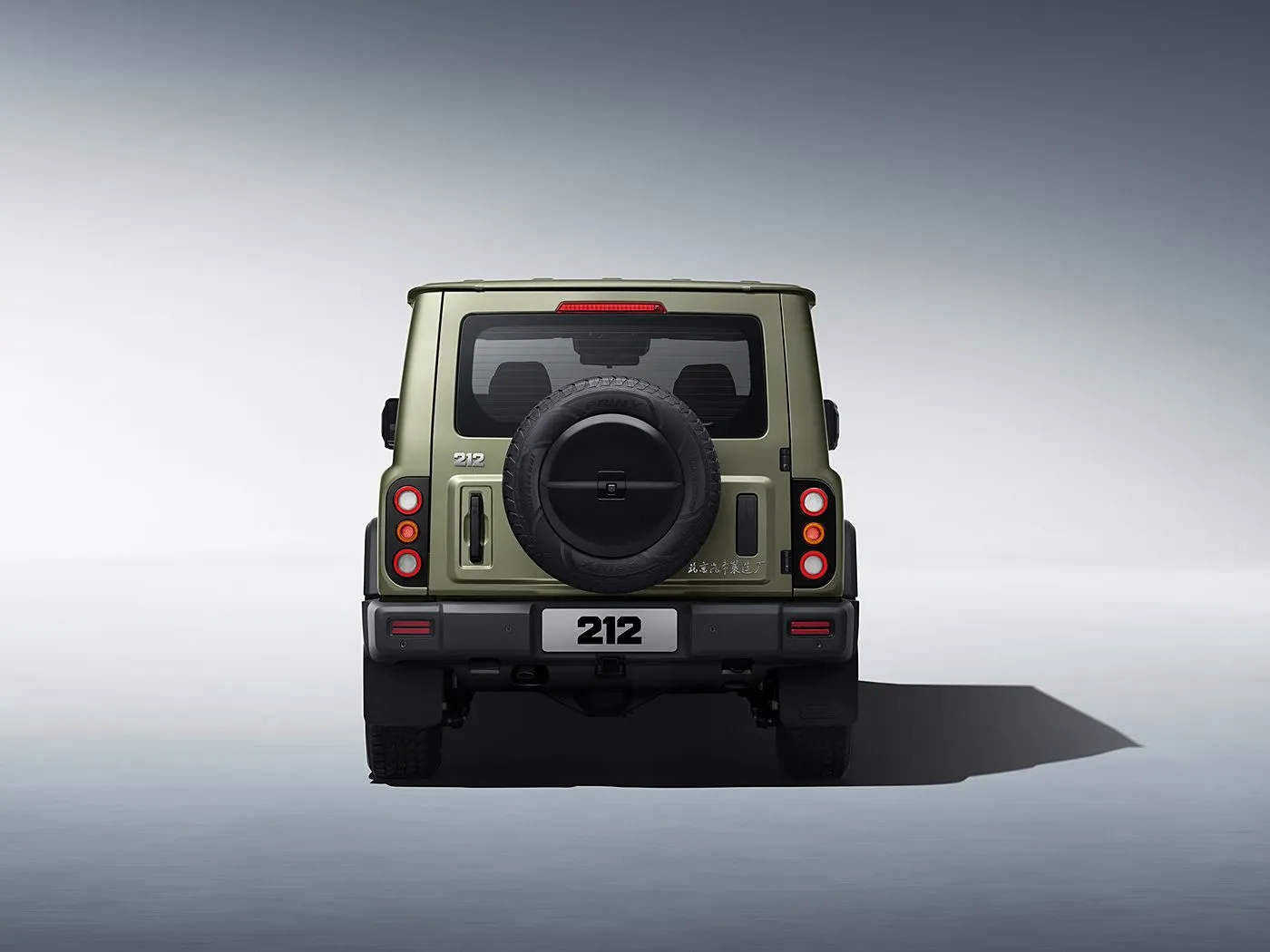 2025 BAIC 212 T01 ทนทาน 4WD SUV ขนาดกะทัดรัดเบนซิน/ดีเซล 8AT และหนังภายในอุ่นหนังพวงมาลัยฐานล้อยาว