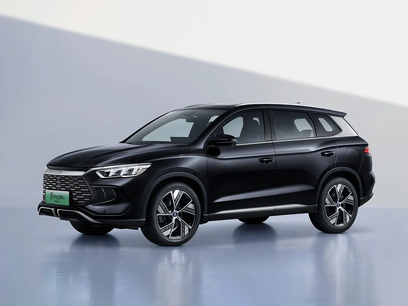 BYD Song Pro DM-i SUV PHEV ขนาดกะทัดรัดพร้อมยานยนต์พลังงานใหม่ไฮบริดระยะไกล