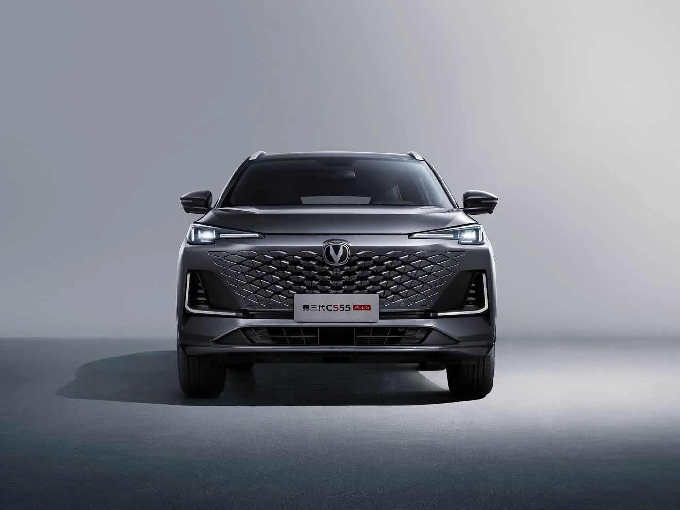 Changan CS55 PLUS SUV ขนาดกะทัดรัด ความเร็วสูงสุด 190 กม./ชม. กล้อง 360° เครื่องปรับอากาศแบบดูอัลโซน และเครื่องเสียงระดับพรีเมียมจาก JBL