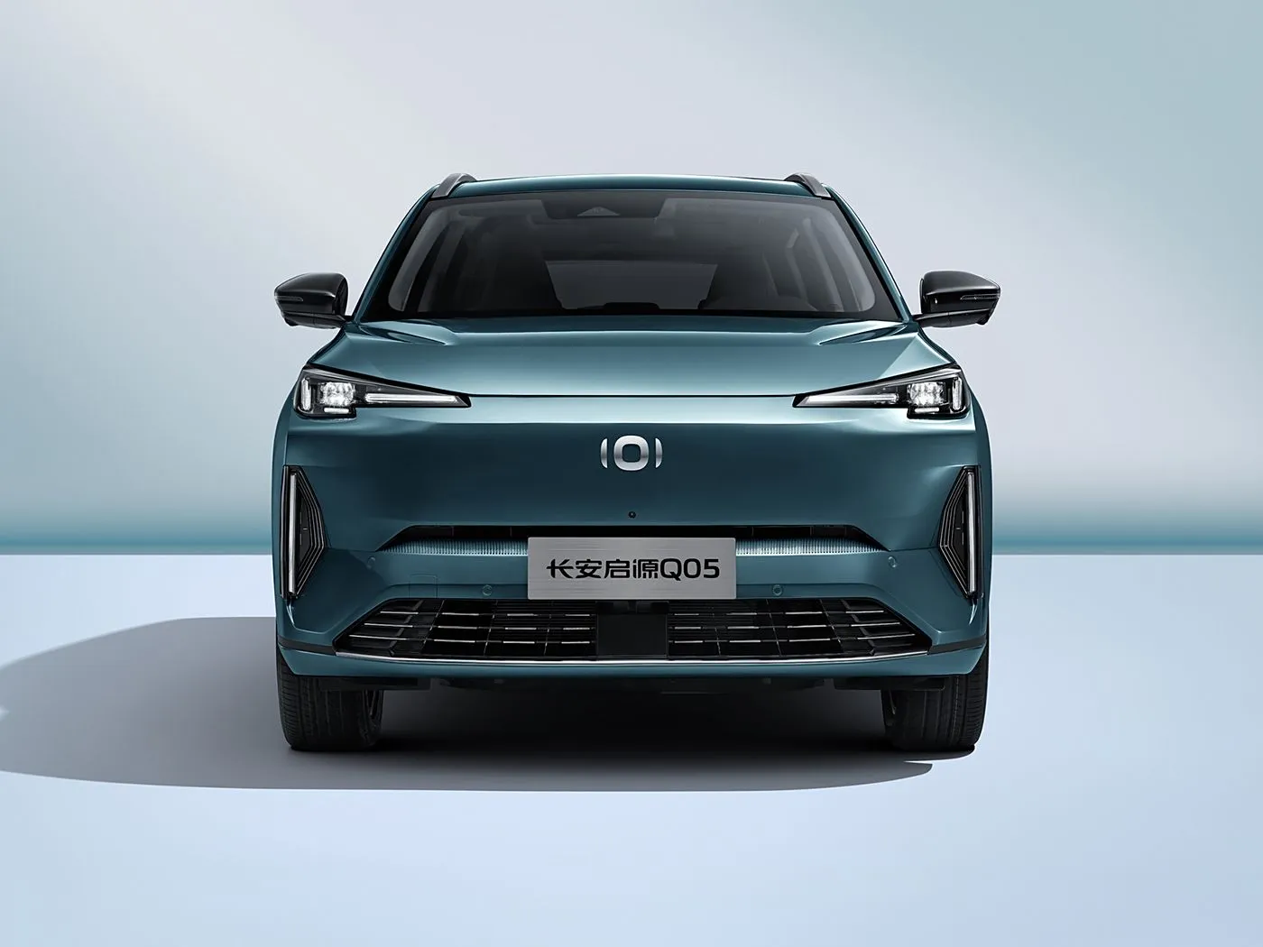 Changan NEVO Q05 Hybrid Electric SUV ระยะไกลเกียร์อัตโนมัติ 5 ประตู 5 ที่นั่งหนังภายในซ้าย