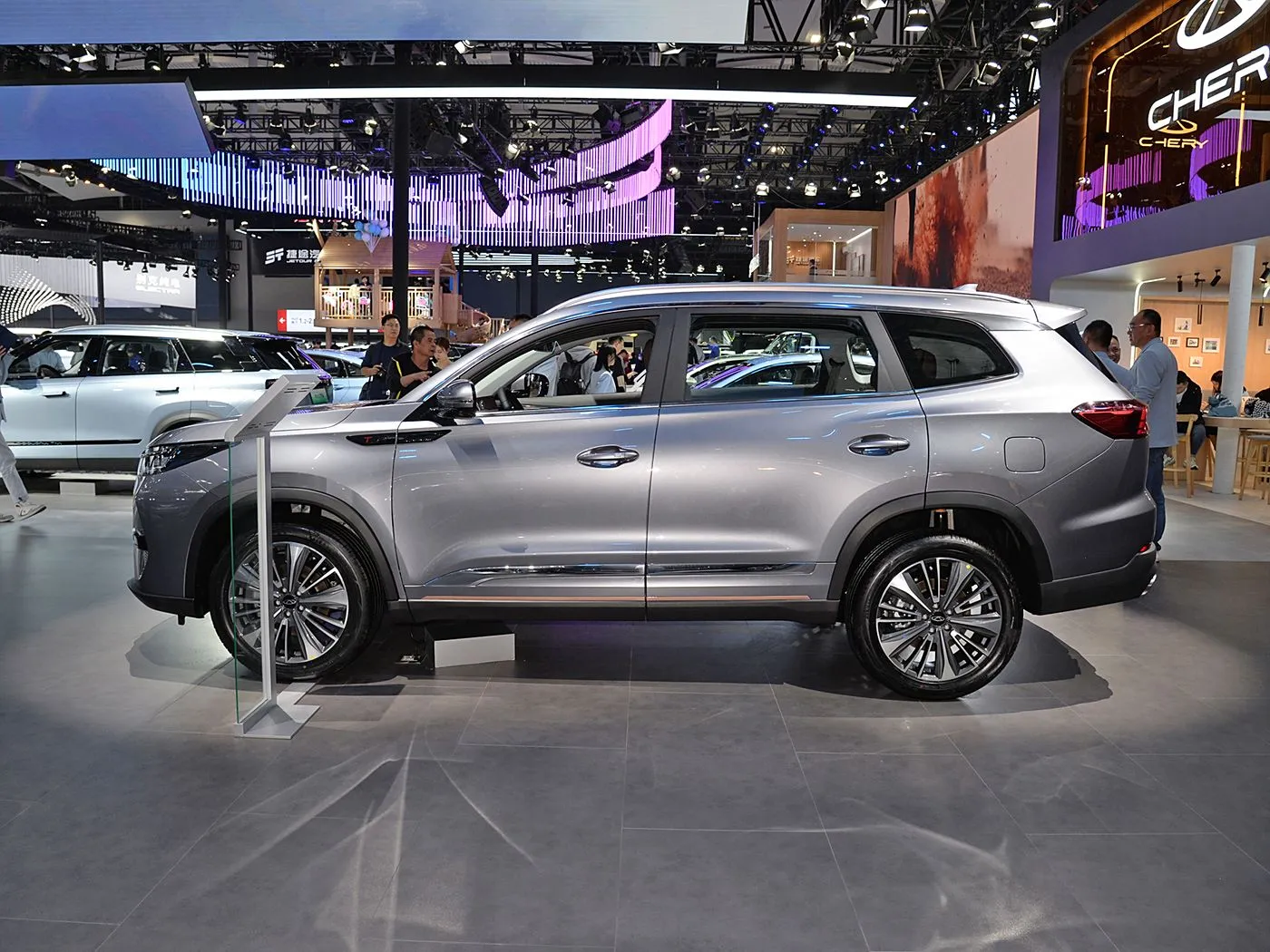 Chery Tiggo 8 Pro ครอบครัวหรู SUV เกียร์อัตโนมัติ กล้องด้านหลัง R18 ซ้าย เบนซิน Dark เบาะหนัง Euro VI Emission AWD