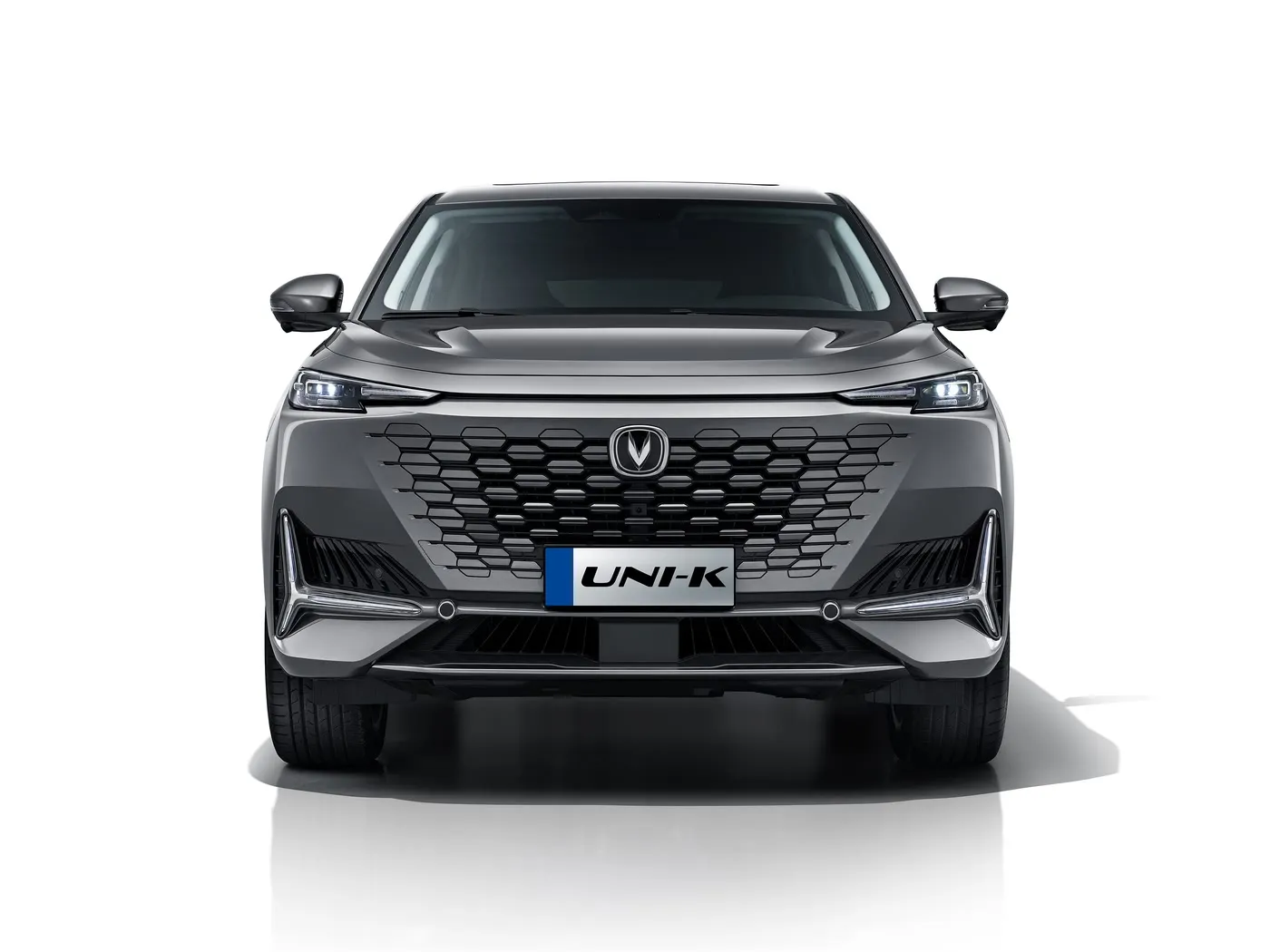 BYD E2 Luxury Electric EV ซีดาน SUV Hatchback พวงมาลัยซ้ายพร้อมมอเตอร์แบตเตอรี่ลิเธียม รถยนต์พลังงานใหม่ของจีน