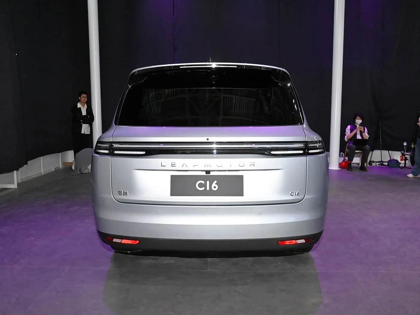 Leapmotor C16 5 ประตู 6 ที่นั่ง EV SUV 4WD โหมดขับเคลื่อน พวงมาลัยซ้าย เชื้อเพลิงไฟฟ้าและไฮบริด พลังงานใหม่ อัตโนมัติ