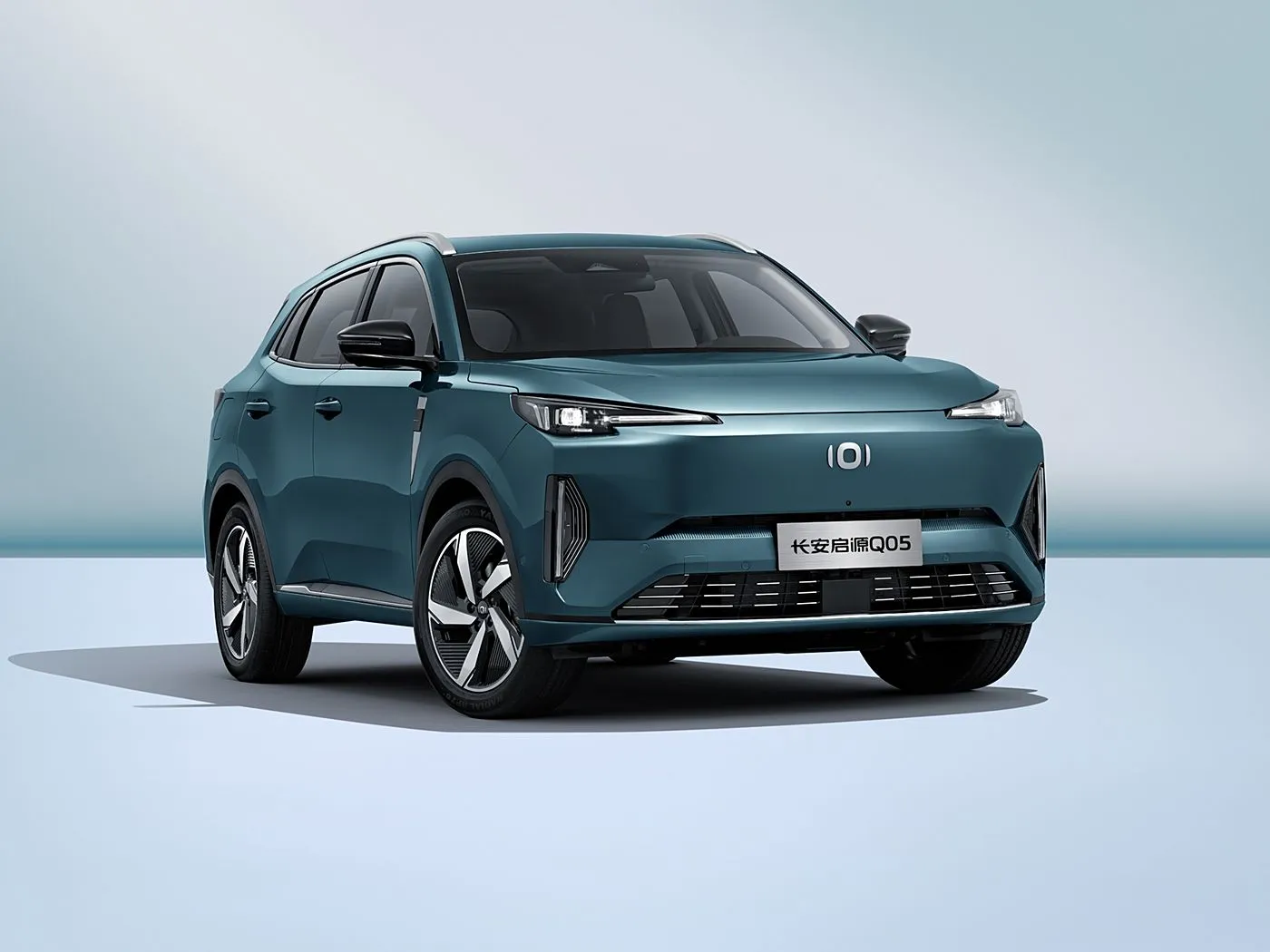 Changan NEVO Q05 Hybrid Electric SUV ระยะไกลเกียร์อัตโนมัติ 5 ประตู 5 ที่นั่งหนังภายในซ้าย