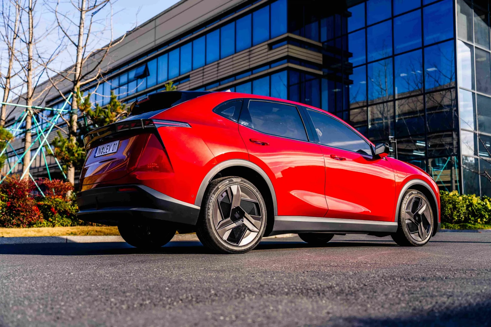 LEV01 รถ SUV ขับขวา NEW ENERGY VEHICLE EV ระยะฐานล้อยาว 5 ที่นั่ง