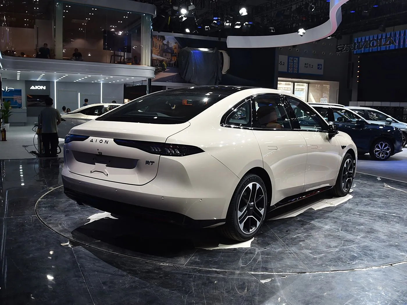 AION RT รถ SUV ไฟฟ้า มือซ้าย ความเร็วสูง EV เกียร์อัตโนมัติ กล่องไฮบริด ซีดานระดับมินิ รถยนต์พลังงานใหม่สำหรับผู้ใหญ่