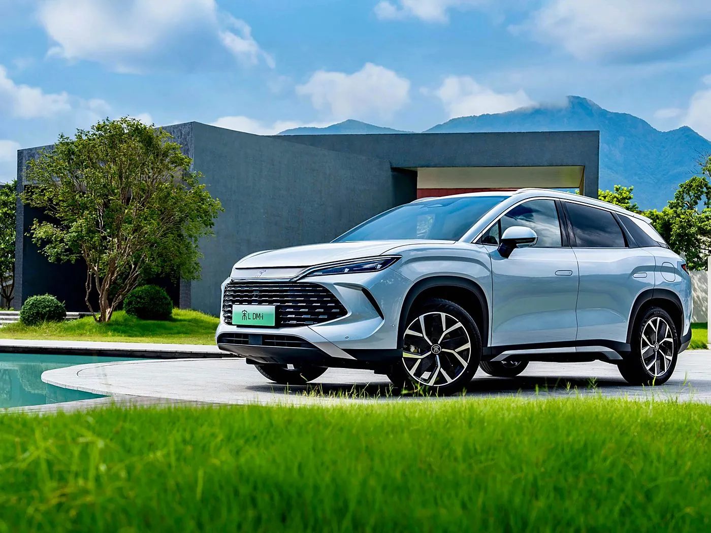 BYD Song L DM-i Compact PHEV SUV รถยนต์พลังงานใหม่ความเร็วสูง DiPilot 2.0 ที่นั่งอุ่น กล้องพาโนรามา 360°