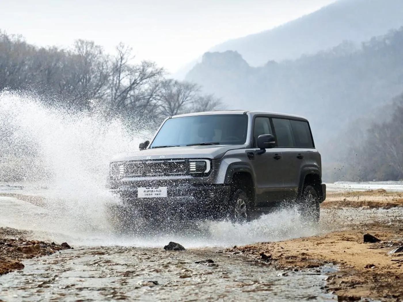 Beijing Off-Road BJ40 Compact SUV 4WD, ถัง 85L และกล้องพาโนรามาระยะฐานล้อยาว