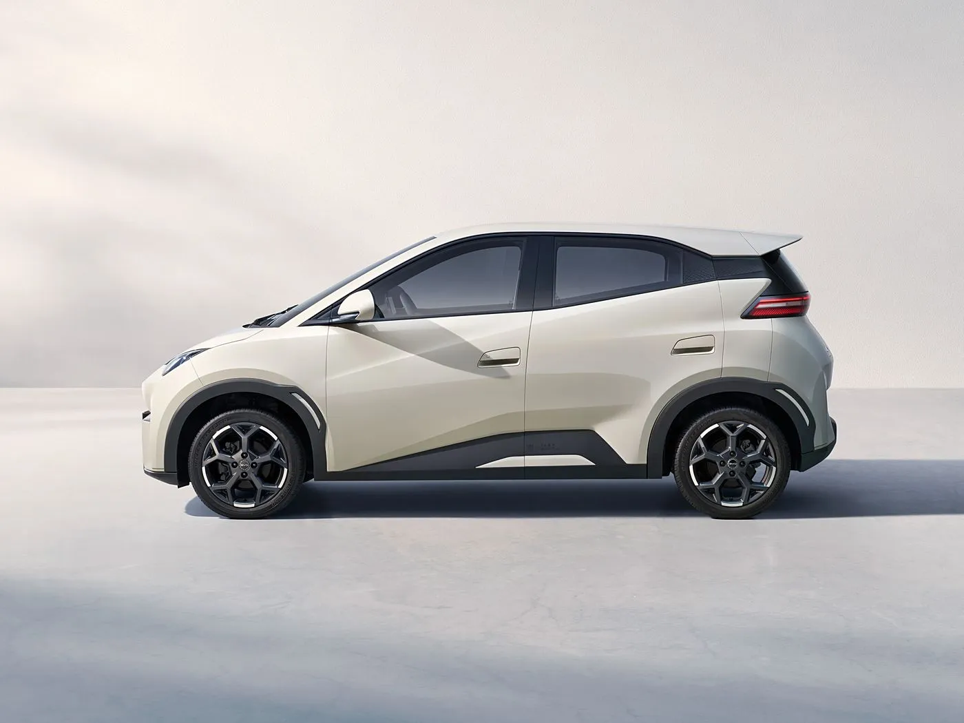 BYD Seagull EV Hatchback Mini Smart SUV ขับเคลื่อนล้อหน้าพร้อมกล้องหลัง รถยนต์พลังงานใหม่ขับเคลื่อนด้วยแบตเตอรี่ลิเธียม ขายร้อน