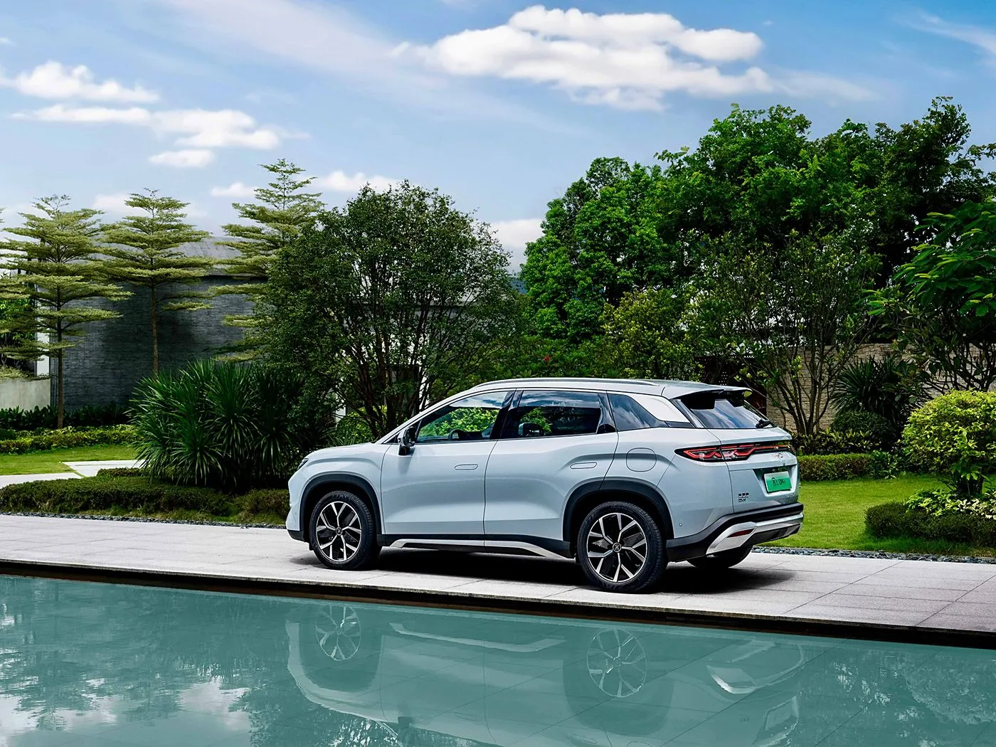 BYD Song L DM-i Compact PHEV SUV รถยนต์พลังงานใหม่ความเร็วสูง DiPilot 2.0 ที่นั่งอุ่น กล้องพาโนรามา 360°