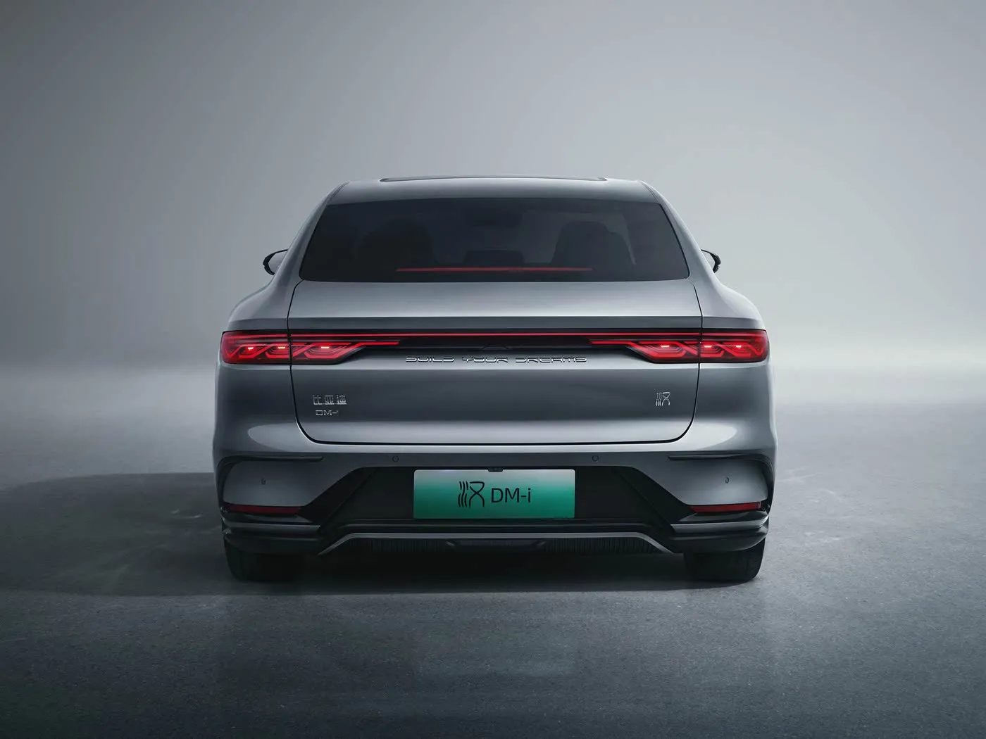 BYD Han EV/DM-i รถยนต์ซีดานหรูขับเคลื่อนด้วยไฟฟ้าพร้อมกำลังมอเตอร์คู่และเทคโนโลยีล้ำสมัย NEW ENERGE