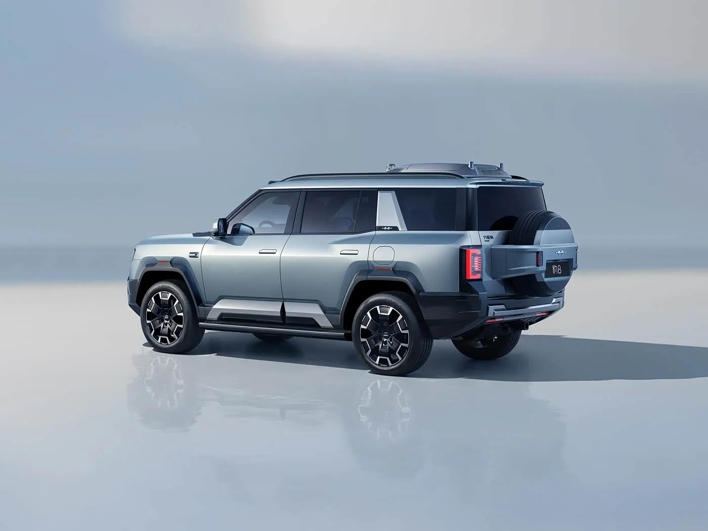 BYD Leopard 8 รถหรู PHEV SUV 505HP SUV ออฟโรดขั้นสูง 2.0T SUV ไฟฟ้าไฮบริดปลั๊กอินพร้อมเทคโนโลยี Cloud Chassis